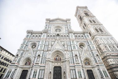 Floransa (Firenze), İtalya. Floransa şehri Toskana 'nın en önemli üç simgesini gösteriyor.