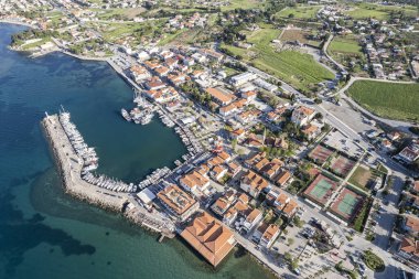 Türkiye 'nin en büyük üçüncü şehri olan Urla, İzmir' de insansız hava aracı vuruldu. hava görünümü