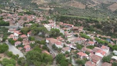 Mimari taş binalar, turistik yerde geleneksel Türk köy evleri Birgi, İzmir.