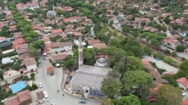 Mimari taş binalar, turistik yerde geleneksel Türk köy evleri Birgi, İzmir.