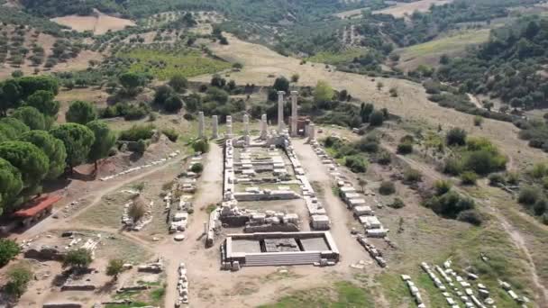 無人偵察機で空中ビュー サルデス サルディス トルコのマニサに体育館やシナゴーグ遺跡や列を持っている古代都市 — ストック動画