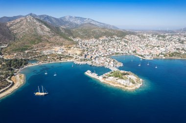Idyma Kalesi. Türkiye 'nin Mugla ilçesine bağlı Gokova köyüne bakın.