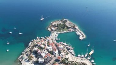 Data koylarının denizlerinin havadan çekilmiş fotoğrafı, insansız hava aracı ile Mula.