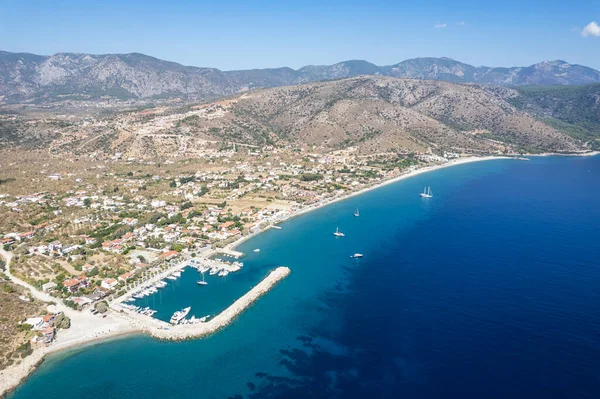 Datca yarımadasının inanılmaz hava fotoğrafı, Akdeniz ile Ege denizleri arasındaki girintili kıyı şeridi güzel turkuaz suyu, yaklaşık 1 km yükseklik, Türkiye, Palamutbuku