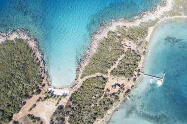 Marmaris, Mugla, Türkiye 'deki Sedir Adası' nın hava görüntüsü. Eylül 2022