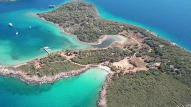 Marmaris, Mugla, Türkiye 'deki Sedir Adası' nın hava görüntüsü. Eylül 2022