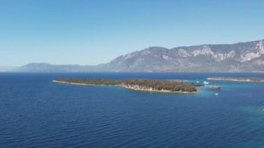 Marmaris, Mugla, Türkiye 'deki Sedir Adası' nın hava görüntüsü. Eylül 2022