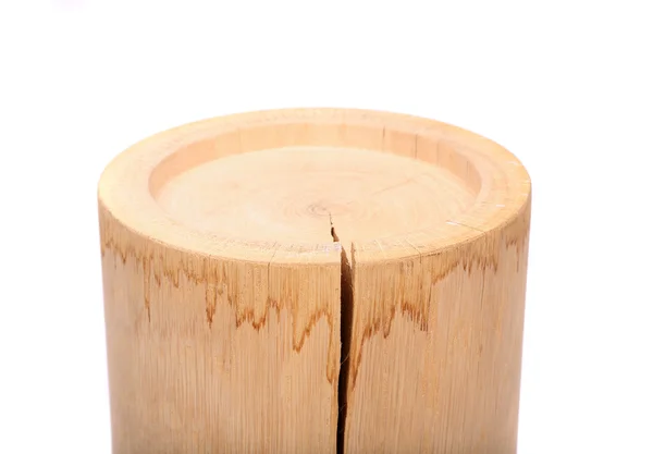 Цилиндрическая древесина с трещиной — стоковое фото