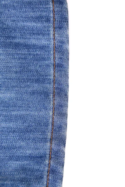 Зморщена синя рама джинсів — стокове фото