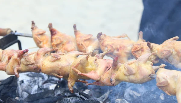 Izgara tavuk bıldırcınlar — Stok fotoğraf