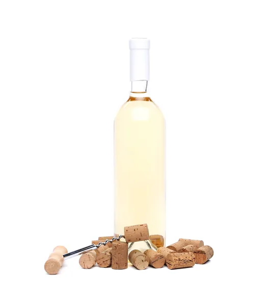 Bottiglia di vino con cavatappi isolato su bianco — Foto Stock