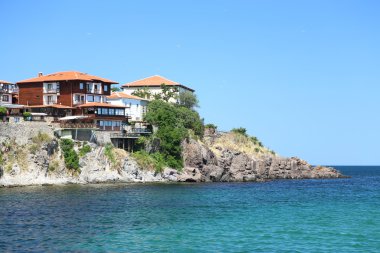 Deniz cliff üzerinde bulunan modern villalar