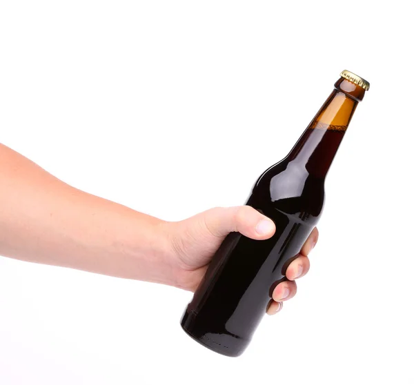 Bierflasche in der Hand isoliert auf weiß — Stockfoto