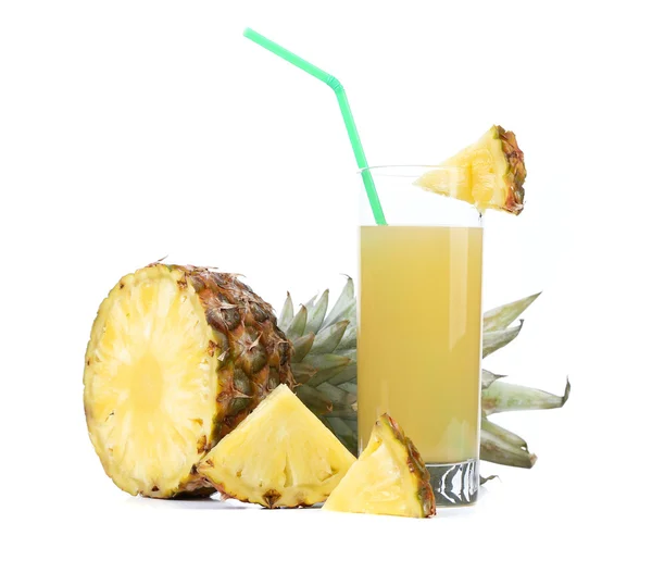 Jus d'ananas isolé sur blanc — Photo