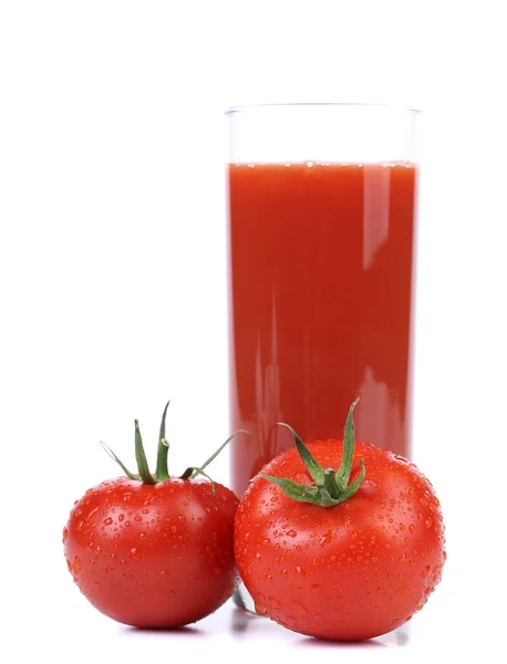 Tomaten und Saft auf weißem Hintergrund — Stockfoto