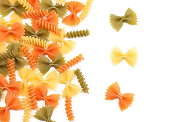 Verschillende pasta in drie kleuren — Stockfoto