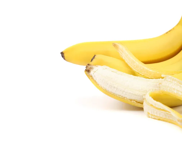 Бананы изолированы на белом фоне. — стоковое фото