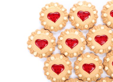 kalp şeklinde çilek bisküvi.