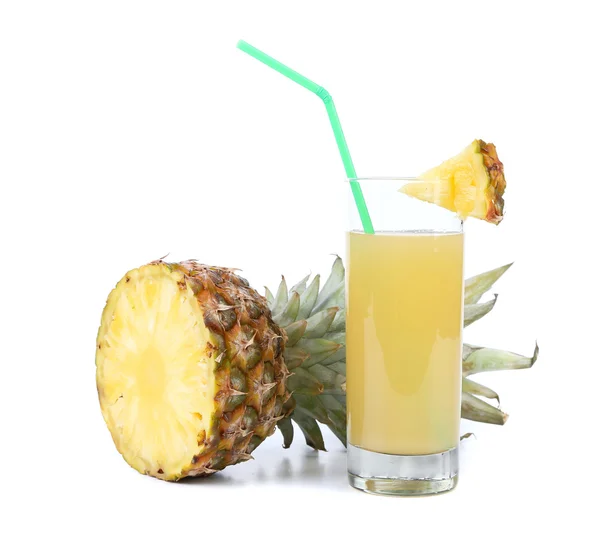 Tranche d'ananas et jus . — Photo