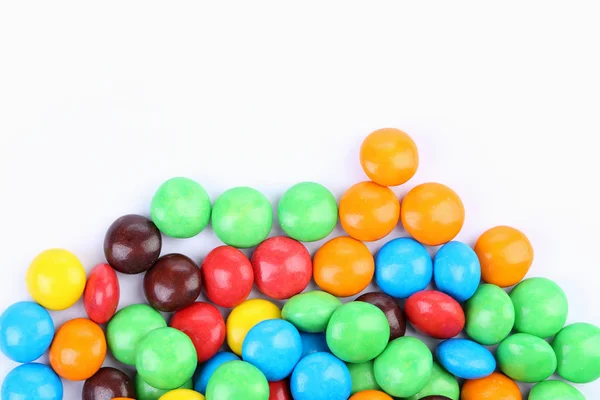 Chocolade ballen in kleurrijke glazuur zijn onder. — Stockfoto