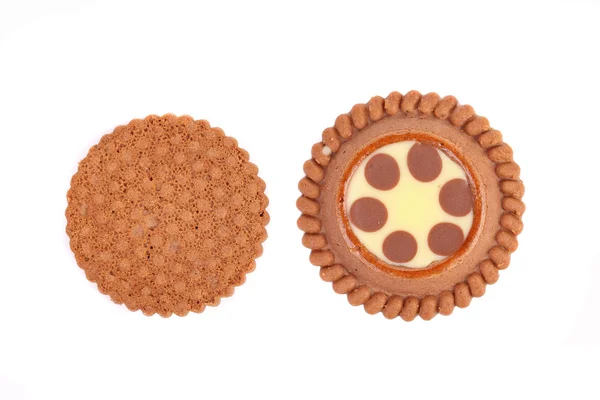 Biscuits au chocolat brun avec garniture crème . — Photo
