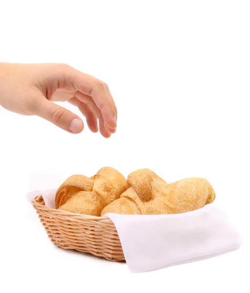 Croissant vagy crescent rolls kosárban. — Stock Fotó
