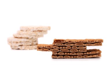 iki deste. kahvaltılık pirinç aperatif ve gevrek ekmek.