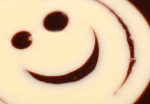 Crema al cioccolato sorridente . — Foto Stock