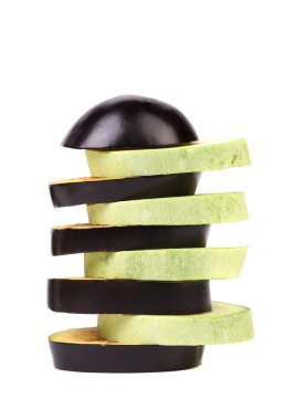 kabak ve siyah patlıcan dilimleri.