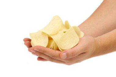 patates cipsi eller üzerinde.