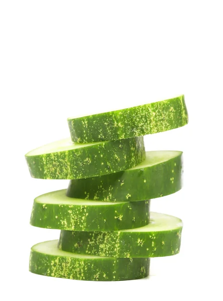 Stapel gesneden komkommer — Stockfoto