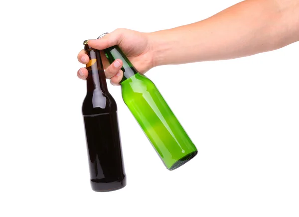 De la mano con dos botellas de cerveza — Stockfoto