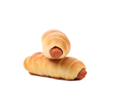 beyaz izole sosis rolls