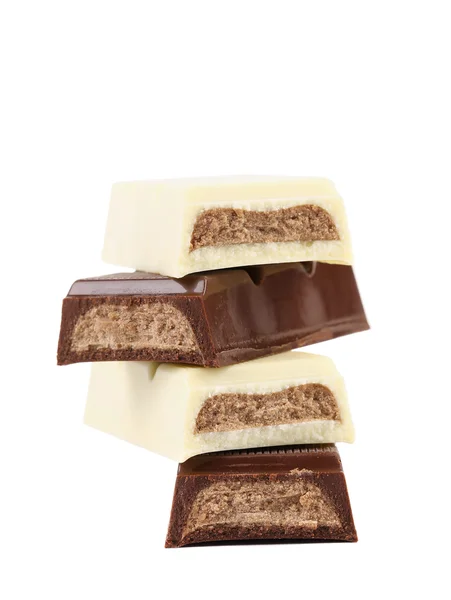 Stapel van zwarte en witte chocolade met vulling — Stockfoto