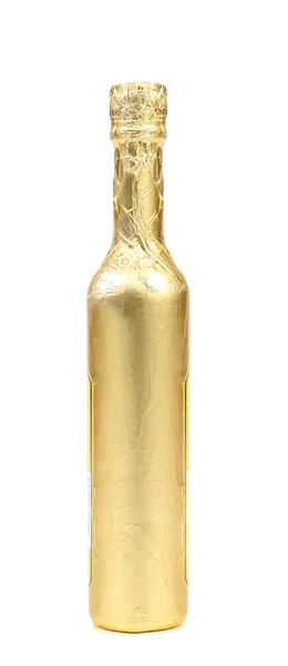 Flasche mit Goldfolie umwickelt. — Stockfoto