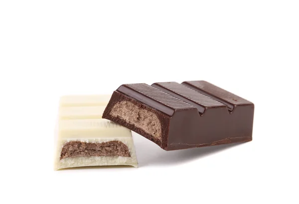 Barra de chocolate blanco y negro con relleno — Foto de Stock