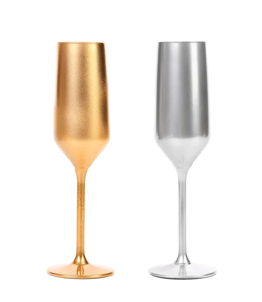 Złote i srebrne kieliszki do szampana. — Zdjęcie stockowe