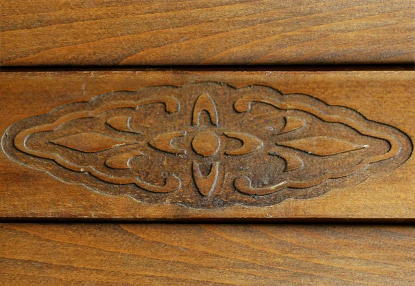 Ornement sur vieux meubles en bois . — Photo