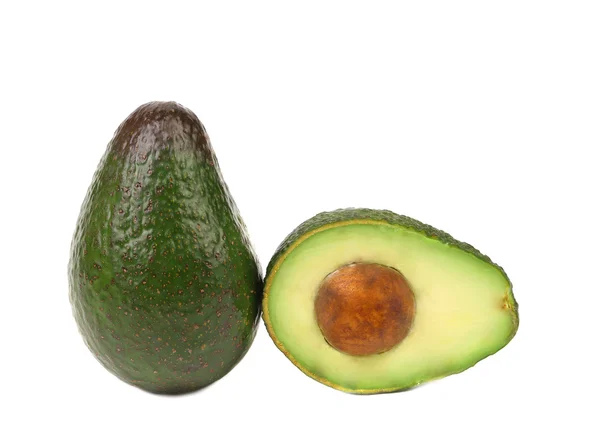 Verse avocado geïsoleerd op witte achtergrond — Stockfoto