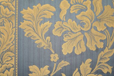 Sarı çiçekli mavi halı