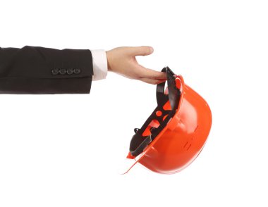 izole kırmızı kask tutan el