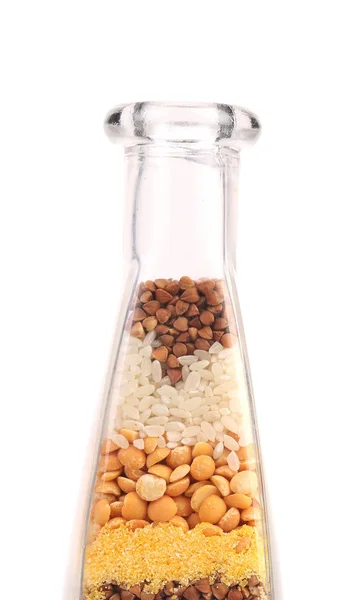 Capas de granos dispuestas en una botella . — Foto de Stock