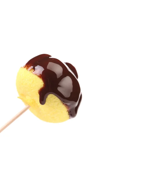 Marshmallow in chocolade syrop. — Stockfoto