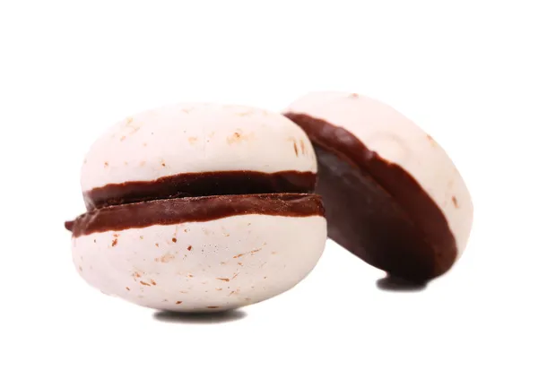 Galletas de beso blanco con chocolate . — Foto de Stock