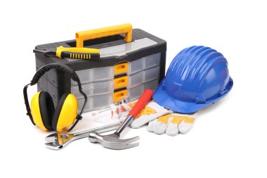 çeşitli işçi ve iş güvenliği ekipmanları.