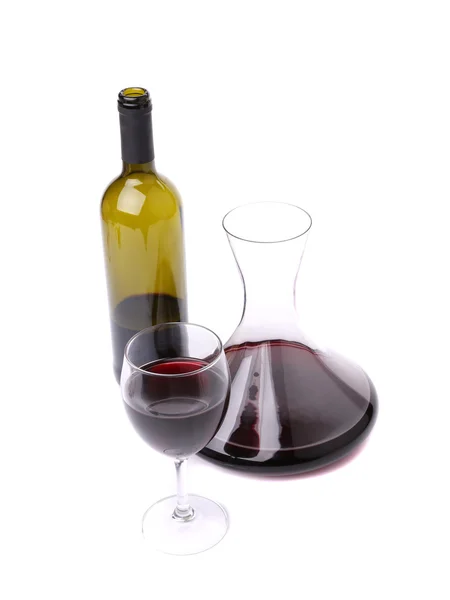 Karaf, fles en glas met rode wijn. — Stockfoto