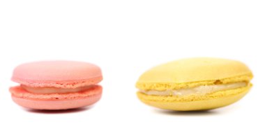 iki macaron kek yakın çekim.