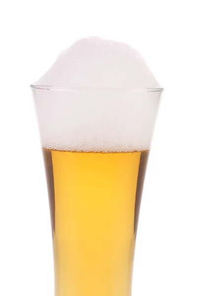 Closeup of beer glass with foam. — Stock Photo, Image