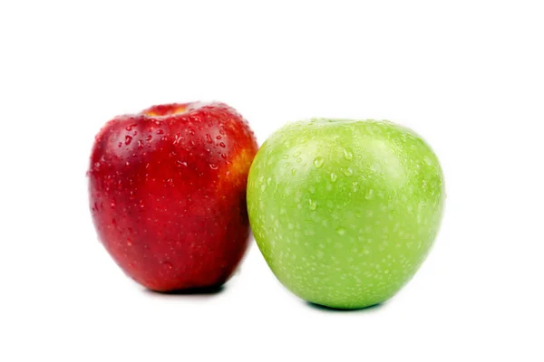 Green and red apples with water drops. — Stock Photo, Image