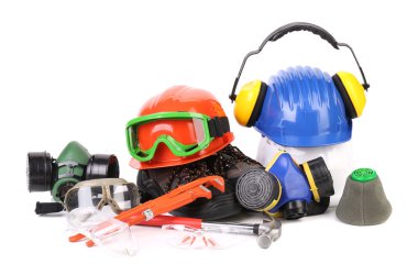 varios güvenlik ekipmanları.